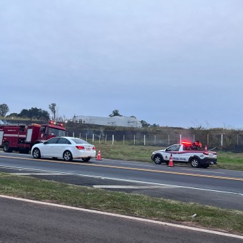 Incêndio em pastagem mobiliza equipes às margens da SP-425